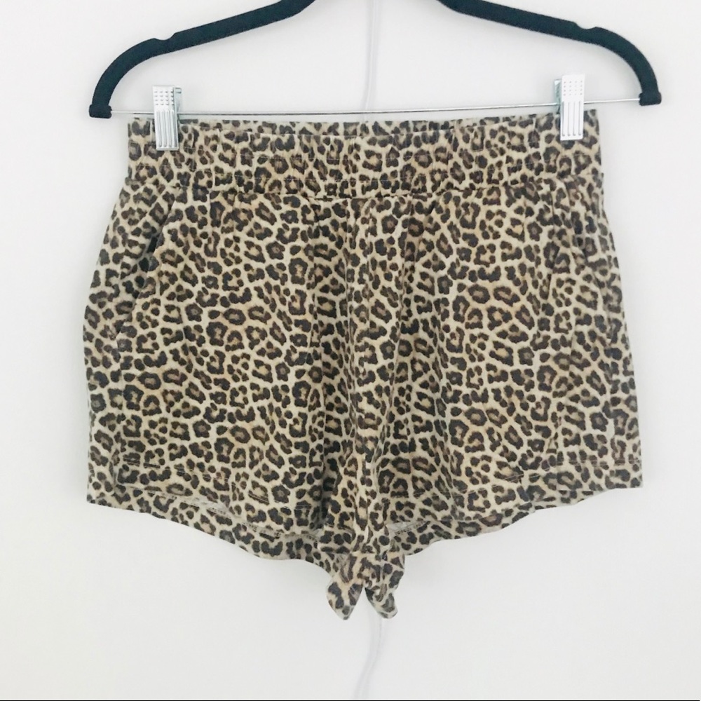 H&M leopard casual shorts